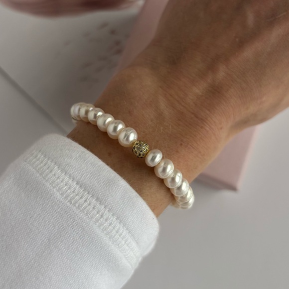 Jewelry - 136 Pearl Bracelet Charm Bracelet Gold Bracelet